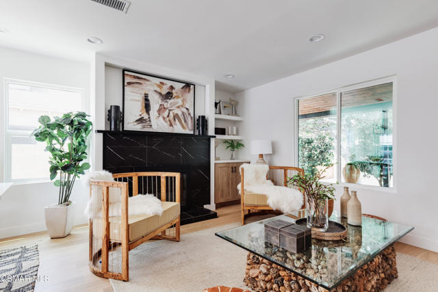14322 W Collins Street, Sherman Oaks CA: https://media.crmls.org/mediaz/623c1908-3150-472b-be4b-a707b8d519cb.jpg