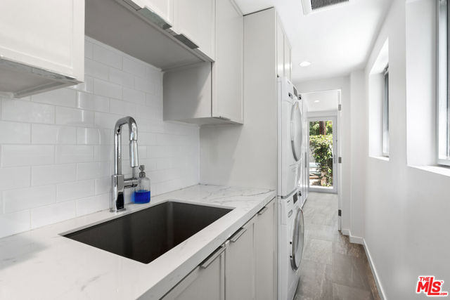 805 Norumbega Drive, Monrovia CA: https://media.crmls.org/mediaz/623d2f74-8d39-4892-b6bc-ed3429be4062.jpg
