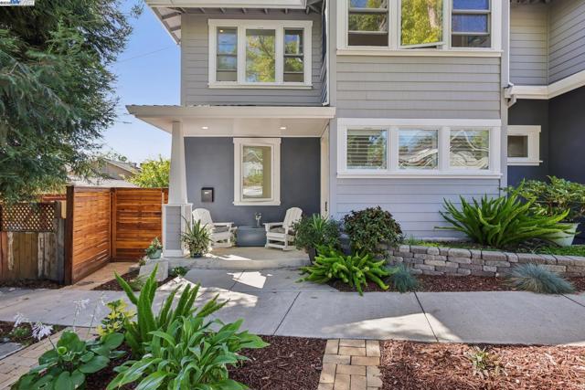 1333 Warren St, Martinez CA: https://media.crmls.org/mediaz/623d651c-7cf3-4e3c-a038-aebbb56a315a.jpg