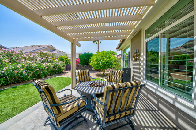 78391 Desert Willow Drive, Palm Desert CA: https://media.crmls.org/mediaz/623d8248-61aa-4c95-a8b3-0b5908d693e8.jpg