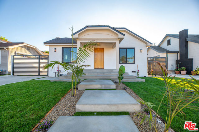 5325 S Victoria Avenue, Los Angeles CA: https://media.crmls.org/mediaz/623d826b-3b24-4e39-b9fd-128ca5c4d21c.jpg