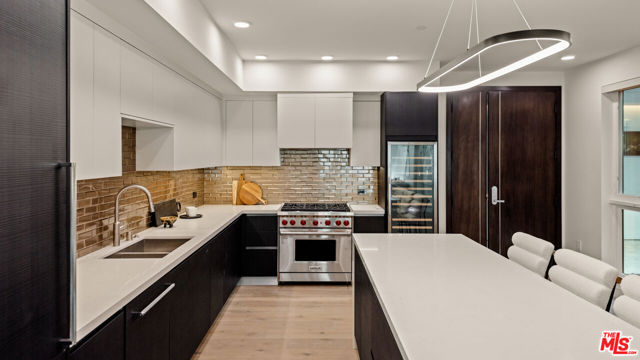 Drew Fenton | 505 S Barrington Avenue Los Angeles CA | MLS: 7082117