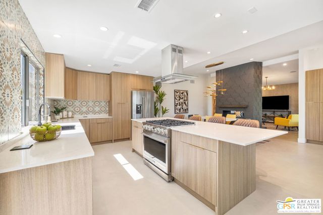 5155 E Bobolink Lane, Palm Springs CA: https://media.crmls.org/mediaz/623e143f-25d9-43f7-9f0a-c1f2344b1a5d.jpg