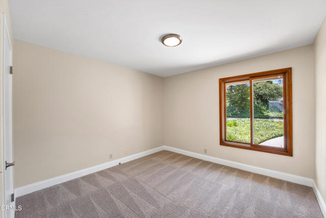 1027 Garrido Drive, Camarillo CA: https://media.crmls.org/mediaz/623e4352-6be4-477d-af9e-616715999893.jpg