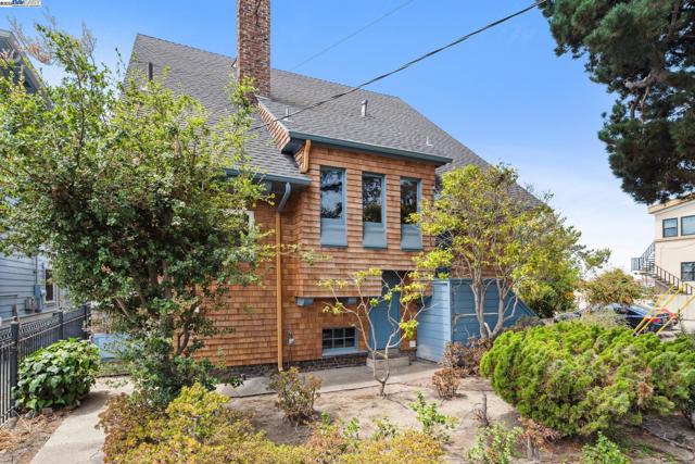 2000 CLINTON AVENUE, Alameda CA: https://media.crmls.org/mediaz/623fd9ca-5f24-4739-b69e-bb4a0740a8f3.jpg