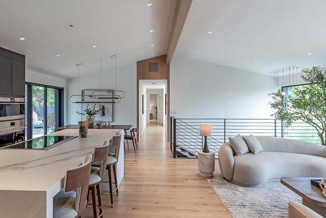 26896 Alejandro Drive, Los Altos Hills CA: https://media.crmls.org/mediaz/623fff1d-e059-4b2e-85cc-d7ccb04b9f61.jpg