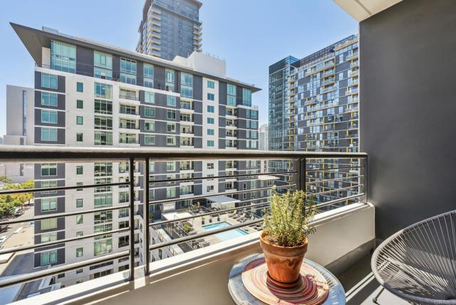 425 W Beech Street, San Diego CA: https://media.crmls.org/mediaz/62408b6a-2ab4-4dd8-a403-57c62311253c.jpg