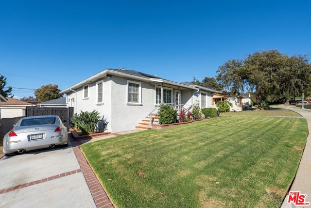 2031 W 98th Street, Los Angeles CA: https://media.crmls.org/mediaz/62413d77-2a1c-4af9-be17-6f943ccf46df.jpg