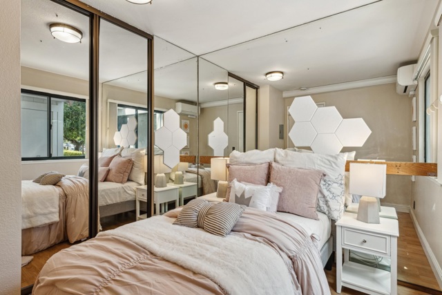 213 Ladera Plz, Union City CA: https://media.crmls.org/mediaz/62417ee7-b66f-41c1-8cb4-a0376e0b1c1b.jpg