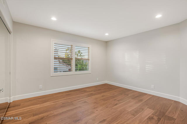 Image 37 of 53 For 591 Chippendale Avenue