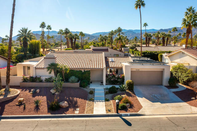 72815 Somera Road, Palm Desert CA: https://media.crmls.org/mediaz/624209e3-e0cd-47fb-8227-e6b7f17959f4.jpg