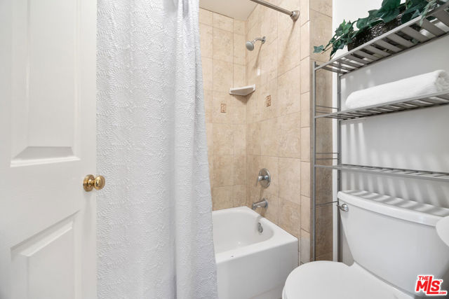 14365 Foothill Boulevard, Sylmar CA: https://media.crmls.org/mediaz/62422ad9-6288-4d01-a60e-517d7b923e59.jpg