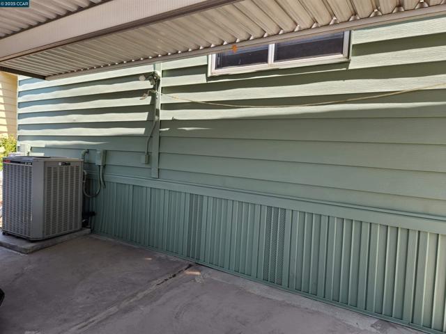 2113 Dalis Drive, Concord CA: https://media.crmls.org/mediaz/624269ad-5d48-4f9a-814c-014bb0af5629.jpg