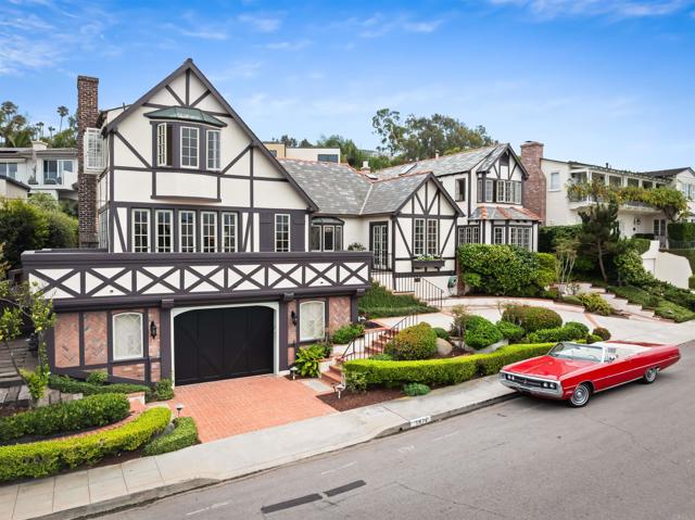 Detail Gallery Image 11 of 60 For 1879 Viking Way, La Jolla,  CA 92037 - 5 Beds | 5/1 Baths