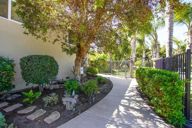 303 Taryn Court, Hollister CA: https://media.crmls.org/mediaz/6242b8d5-658a-403c-a05e-9ef533bf09f5.jpg