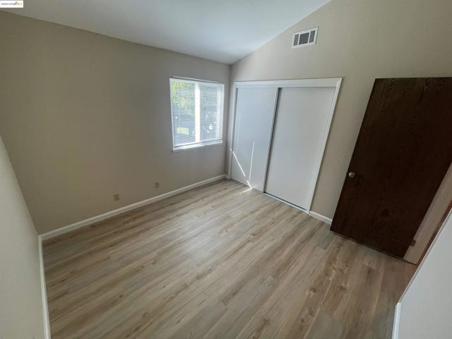 3901 Clayton Rd, Concord CA: https://media.crmls.org/mediaz/6243a3ff-1fdf-40b1-b93a-a1c8d8a2ed7c.jpg