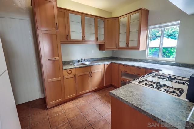 1834 Polk, San Diego CA: https://media.crmls.org/mediaz/6243fd8c-e1c6-4683-bb4f-be52418fb0f3.jpg