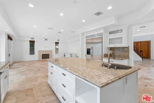 4510 Tyrone Avenue, Sherman Oaks CA: https://media.crmls.org/mediaz/62440dea-3be1-410b-a81e-4c91d736d8a1.jpg