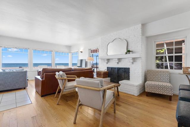 325 Beach Drive, Aptos CA: https://media.crmls.org/mediaz/6245246b-fa14-46b1-830a-d25f56eb7c22.jpg