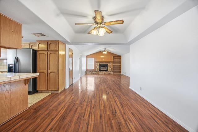 Detail Gallery Image 10 of 55 For 905 Cimarron Ct, Ridgecrest,  CA 93555 - 4 Beds | 2/1 Baths