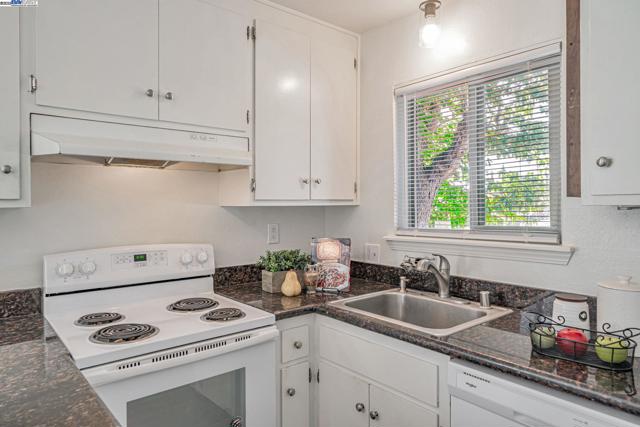8629 Beverly Lane, Dublin CA: https://media.crmls.org/mediaz/62456fcc-f672-47f0-bc16-1aa66f945b51.jpg