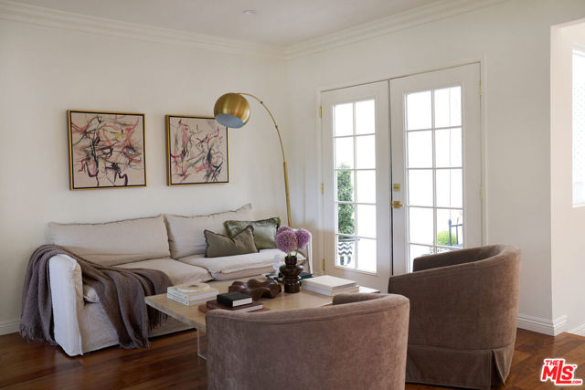 5 Bed Home for Sale in Los Angeles, California