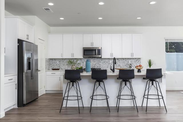 Detail Gallery Image 14 of 52 For 1609 Mauzy Way, El Cajon,  CA 92021 - 4 Beds | 3 Baths