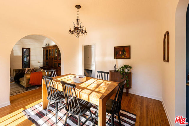 1117 N Avenue 64, Los Angeles CA: https://media.crmls.org/mediaz/62469c75-7aee-4642-962a-4ac078395112.jpg