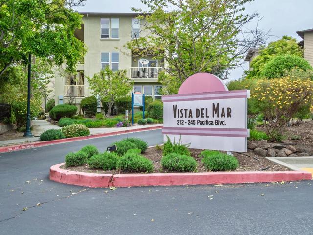 225 Pacifica Boulevard, Watsonville CA: https://media.crmls.org/mediaz/6246d3c2-a9cf-4269-9b44-e657b6fedf99.jpg