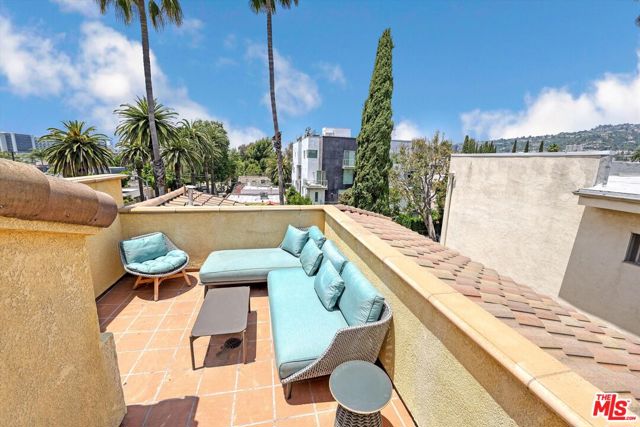 500 N Orlando Avenue, West Hollywood CA: https://media.crmls.org/mediaz/62470f5f-97a8-425d-b6b8-0b4bf1a4827b.jpg