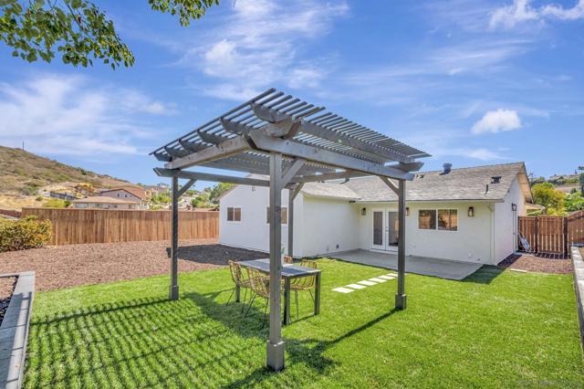 11384 Almazon St, San Diego CA: https://media.crmls.org/mediaz/62476155-fe62-4174-8b51-33549757e6a6.jpg