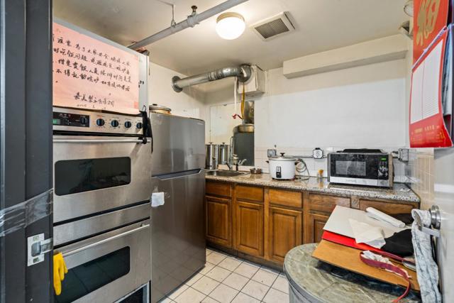 Image 20 of 52 For 1114 Howard Street