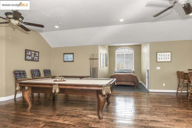 9050 Deer Valley Rd, Brentwood CA: https://media.crmls.org/mediaz/6248485e-cf88-4a77-9122-04fa54358a42.jpg