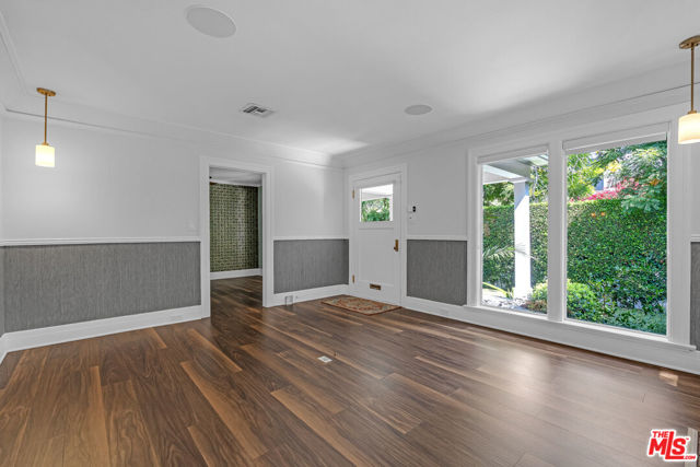 7024 De Longpre Avenue, Los Angeles CA: https://media.crmls.org/mediaz/62484fb9-8cf9-4504-a584-42afe6c7e191.jpg