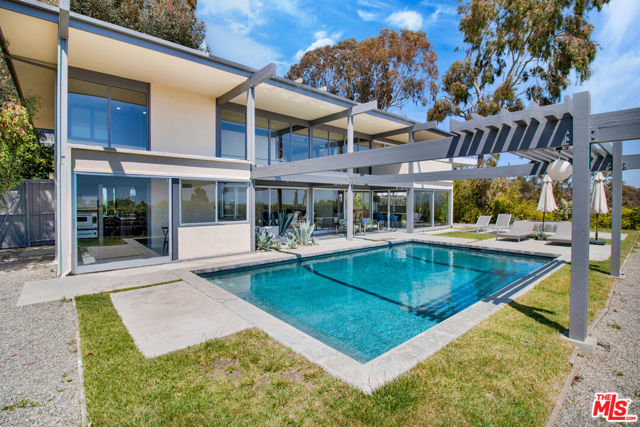 9892 BEVERLY GROVE Drive, Beverly Hills CA: https://media.crmls.org/mediaz/6248548a-7b1a-4bcf-8ec8-932b48a92802.jpg