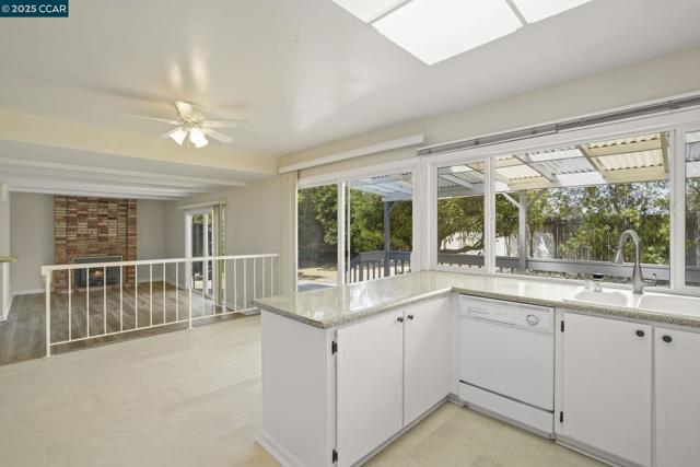 715 Graymont Circle, Concord CA: https://media.crmls.org/mediaz/62488e5e-2561-4323-9668-a0bb7efed2a4.jpg