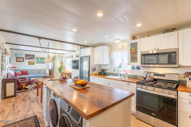 13500 Point Cabrillo Drive, Mendocino CA: https://media.crmls.org/mediaz/6248c8cb-a81c-4de7-bc10-a252ea5c5443.jpg