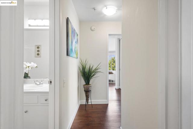 5405 Carlton St, Oakland CA: https://media.crmls.org/mediaz/6249f104-da0c-45d9-b6bf-7141fbb9bf15.jpg
