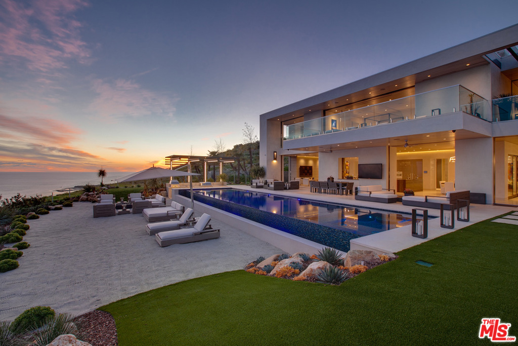 5046 CARBON BEACH TERRACE, MALIBU, CA 90265 MDR Condos