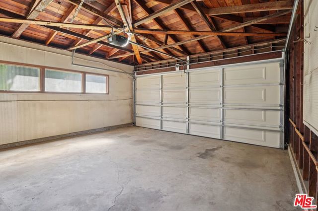 3684 Willowcrest Avenue, Studio City CA: https://media.crmls.org/mediaz/624a55d5-3204-4001-997d-009d9ee06526.jpg