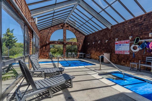 262 Beachview Avenue, Pacifica CA: https://media.crmls.org/mediaz/624acf1c-d0f0-4b05-98c9-91aabb623ad9.jpg
