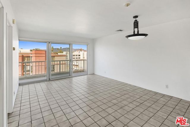 101 California Avenue, 505 photo 3