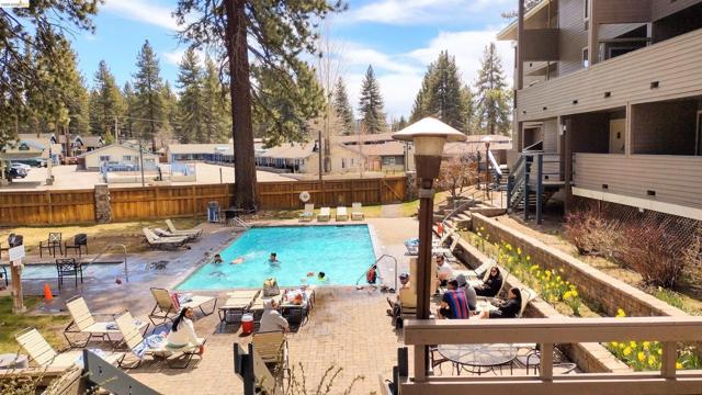 3535 Lake Tahoe Blvd, South Lake Tahoe CA: https://media.crmls.org/mediaz/624b2e65-5789-4944-b145-2d173e3a827c.jpg