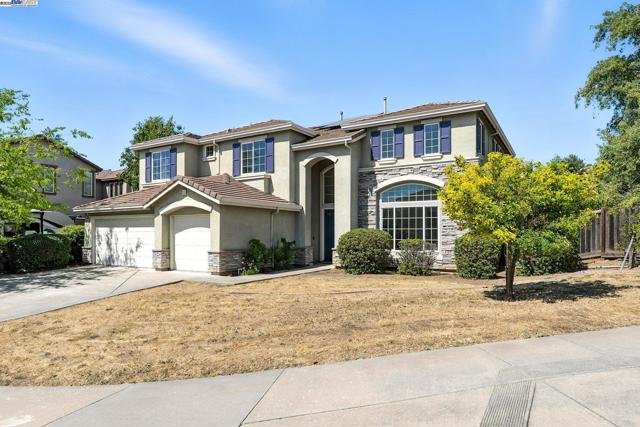 3909 Danbury Way, Fairfield CA: https://media.crmls.org/mediaz/624b454b-7bd6-45e4-a6e9-7520de7ad5ea.jpg
