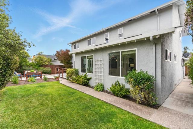 942 Constitution Drive, Foster City CA: https://media.crmls.org/mediaz/624b5eca-2bd6-4a08-b206-ab1aa01ff5ad.jpg