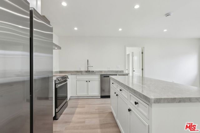 6731 Delco Avenue, Winnetka CA: https://media.crmls.org/mediaz/624b6ead-0316-46d9-9bd6-6d48c5812be9.jpg