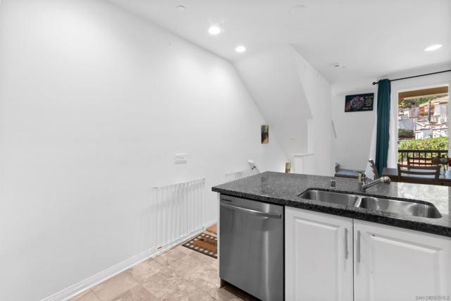 2822 Juniper Berry St, Spring Valley CA: https://media.crmls.org/mediaz/624b89e6-17ed-4c1e-b5ea-42f9cd3e5841.jpg