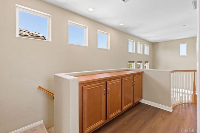 Detail Gallery Image 14 of 35 For 16758 Cimarron Crest Dr, San Diego,  CA 92127 - 3 Beds | 2/1 Baths