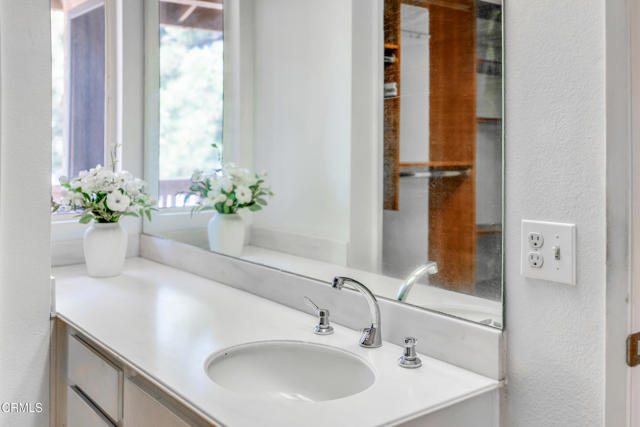 Detail Gallery Image 25 of 52 For 945 Mchugh Ct, Ventura,  CA 93003 - 3 Beds | 2/1 Baths