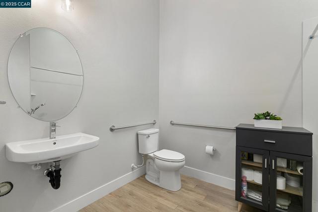 27258 Lumina Ct, Hayward CA: https://media.crmls.org/mediaz/624c9ea5-4063-46ca-a858-451fdc53a5bc.jpg